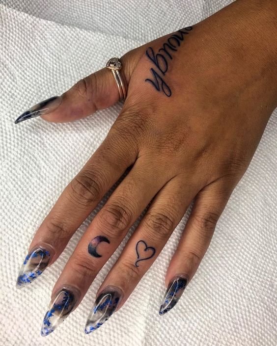 Hand Tattoos for Girls That Are Amazingly Vibrant and Vivid